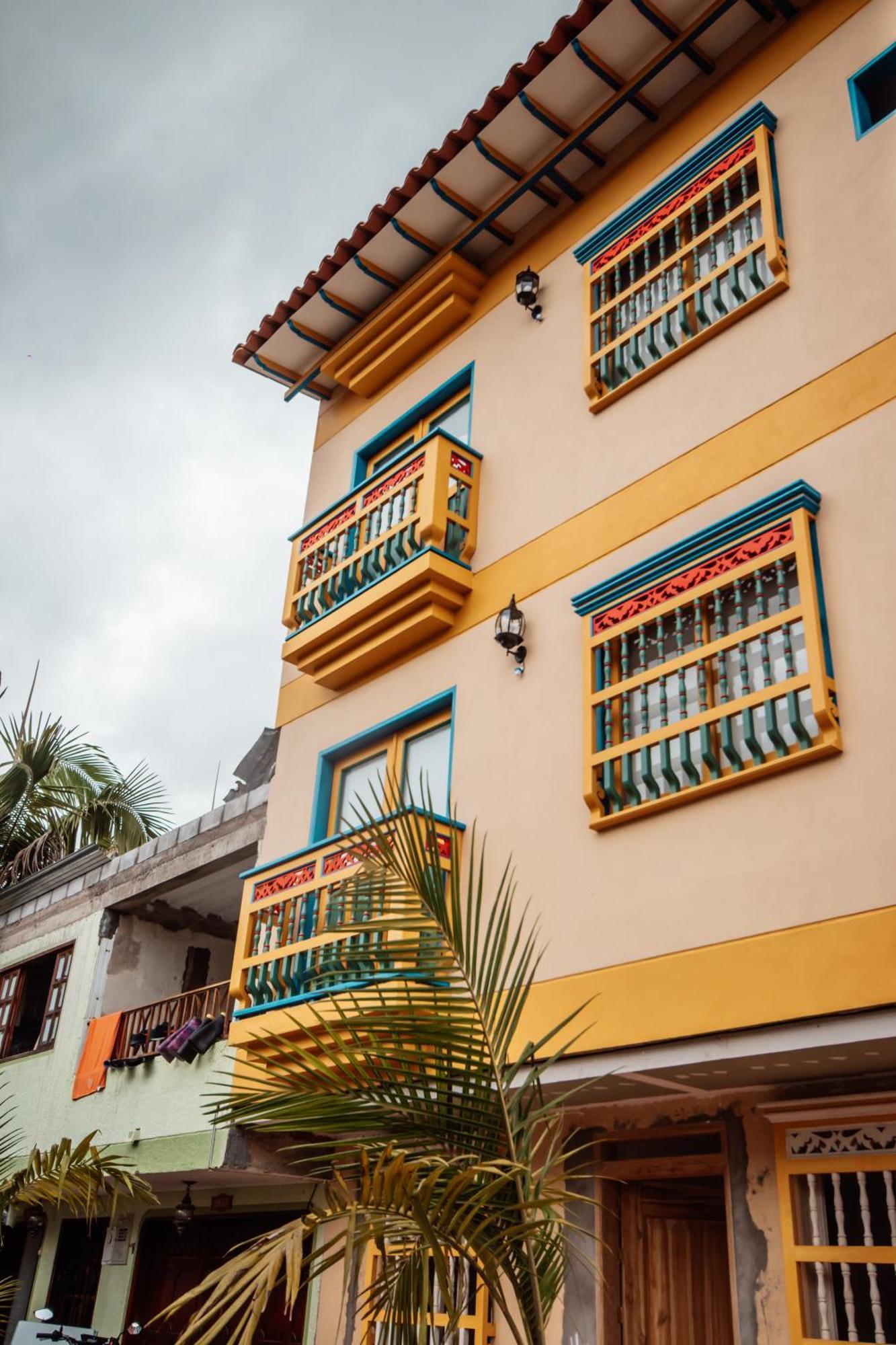 Las Palmas Apartamentos Guatape Exterior photo